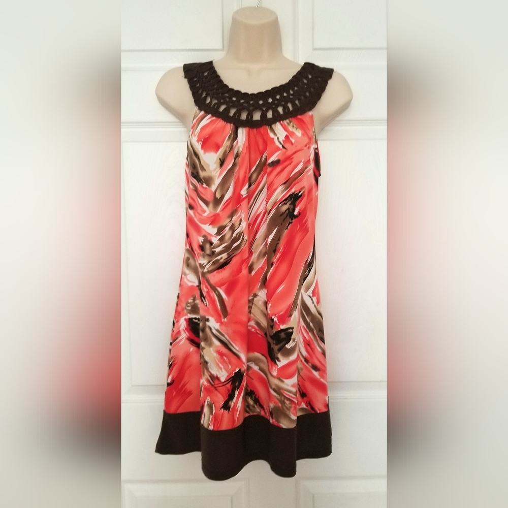 New NWT Sexy Abstract Pattern Knee Length Dress Wrapper Small